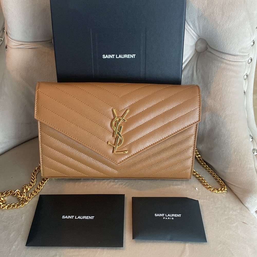 Autentique YSL
Papier original
2500$
2023
Parfaite
Pièce de collection
YSL - Picture 2 of 8